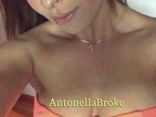 AntonellaBroke