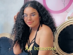 Ari_brunettee