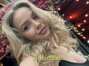 Blondiekiss
