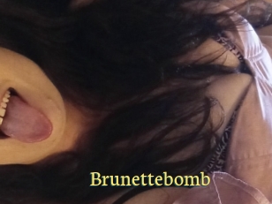 Brunettebomb