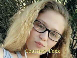Courtney_Foxx