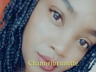 Channelbrunette