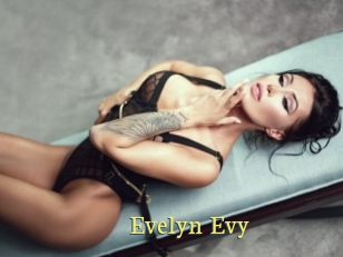 Evelyn_Evy