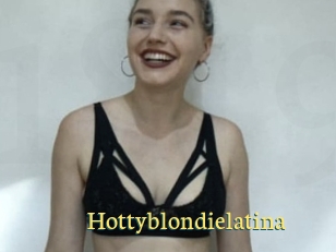 Hottyblondielatina