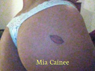 Mia_Cainee