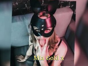 Mia_Gold_x