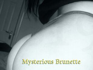 Mysterious_Brunette