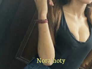 Nora_hoty