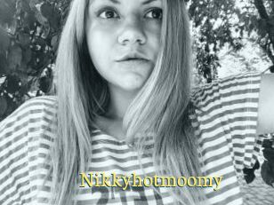 Nikkyhotmoomy