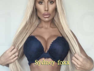 Sydney_foxx